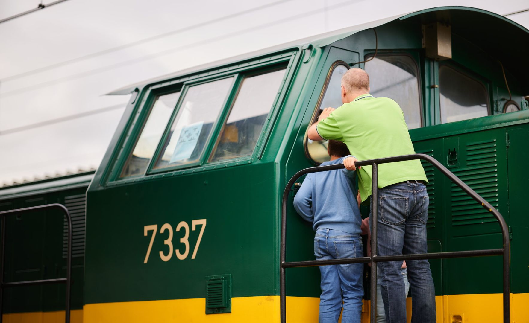 Historische trein voor 100ste verjaardag van NMBS lokt meer dan 6.000 bezoekers naar Schaarbeek