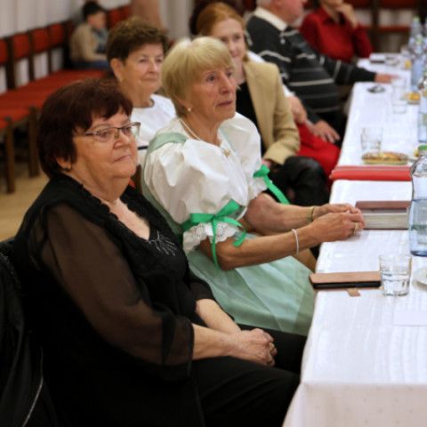 Babička roka 2026: Senický dom kultúry tlieskal pätnástim úžasným dámam!
