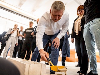 Robert Fico: Za minútu nájdete desať právnikov, ale jedného remeselníka hľadáte desať dní