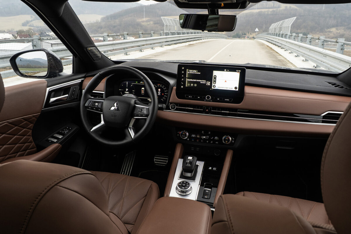 Mitsubishi Outlander PHEV: Skutočných 80 km na elektrinu a luxus, ktorý prekvapí