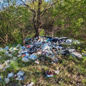 Tri vlečky odpadu na Guláške