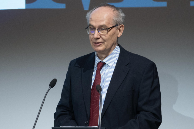 „Utódja nagy elődöknek – nagy elődje utódoknak”: Solymosi László köszöntése (Ünnepi kiadványok az Akadémián 3.)