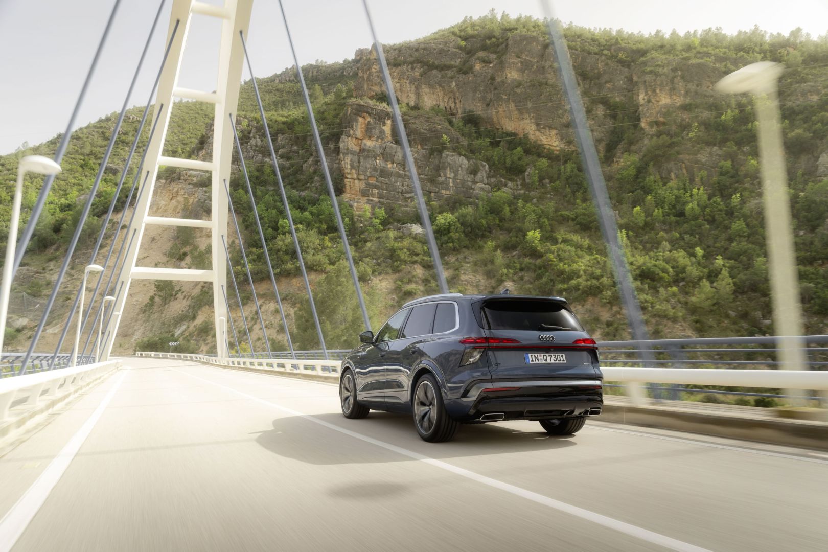 Third generation of the successful SUV: new Audi Q7 combines versatility and performance