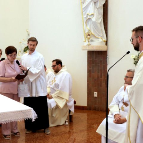 Novokňaz Jakub Jurkovič slávil v Senici primičnú svätú omšu