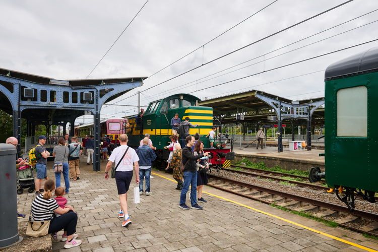Historische trein voor 100ste verjaardag van NMBS lokt meer dan 6.000 bezoekers naar Schaarbeek