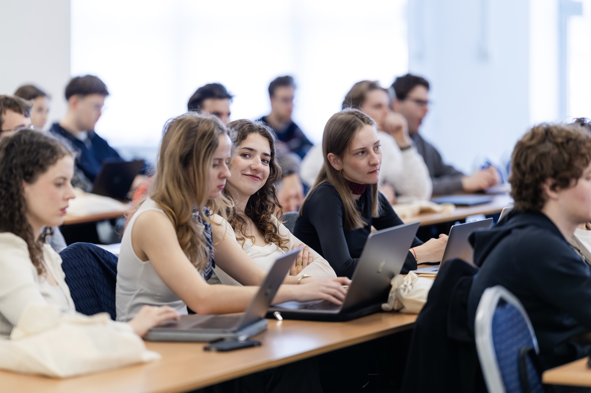 Projekt Central Europe Connect už po pätnásty raz prepája študentov ekonomických univerzít z Bratislavy, Viedne a Varšavy