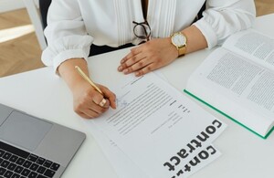 Extension notices to be issued for peer reviewer contracts