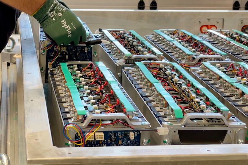 BATTECH innova en almacenamiento de energía con sistemas de baterías para nuevas aplicaciones industriales, desde los centros de datos hasta la red eléctrica
