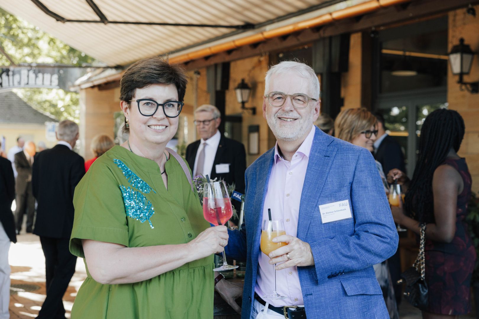 Alumni im Mittelpunkt: Erfolge feiern – Generationen verbinden.