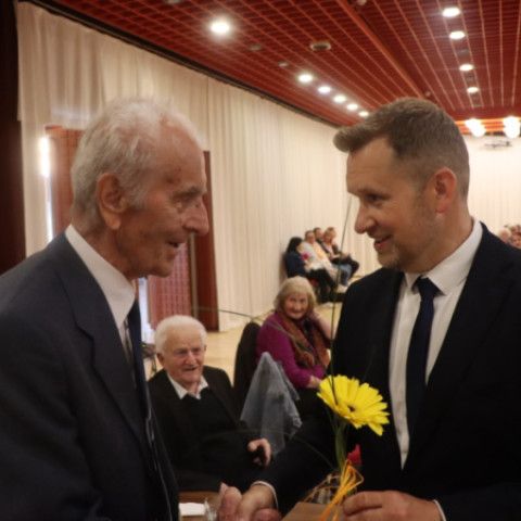 Mesto Senica s úctou privítalo svojich tohtoročných jubilantov