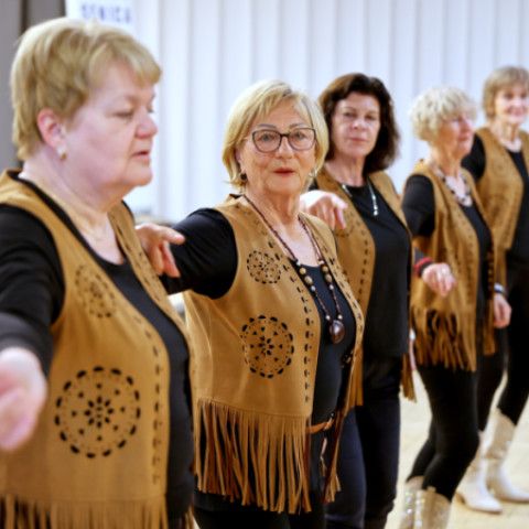 Babička roka 2026: Senický dom kultúry tlieskal pätnástim úžasným dámam!