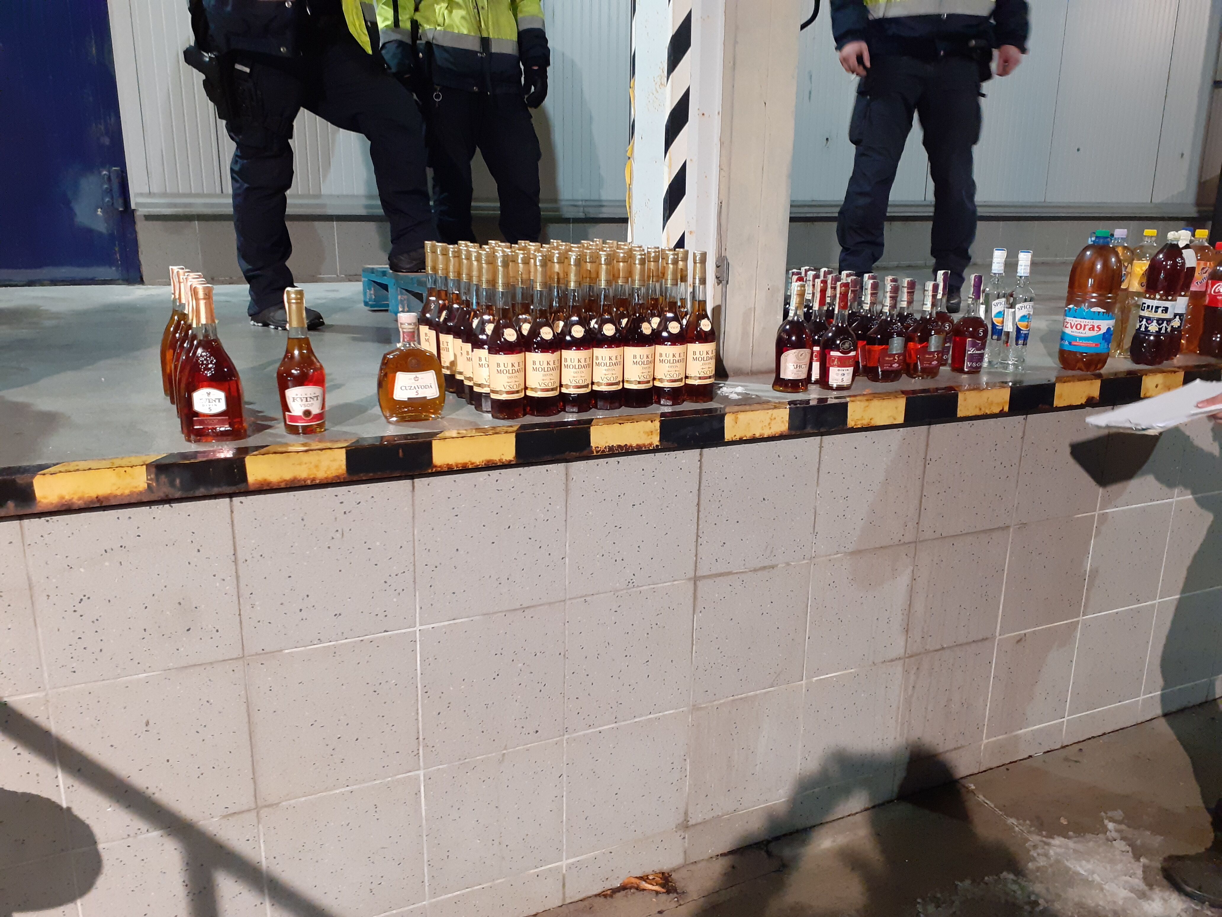 Další záchyt nezdaněného alkoholu z Balkánu