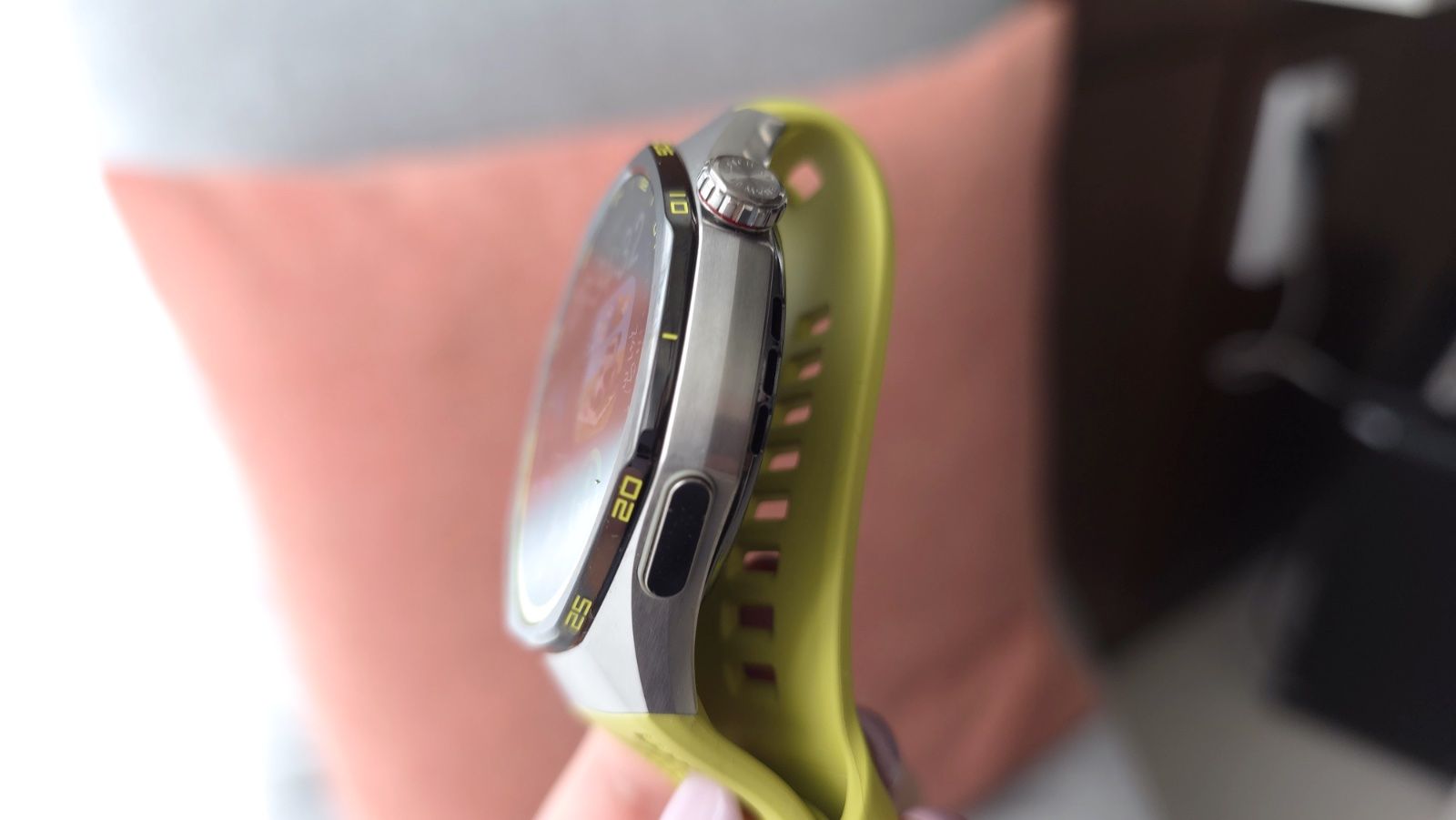 Recenzia Huawei Watch GT 7 Pro: Titán, zafír a dva týždne bez nabíjačky