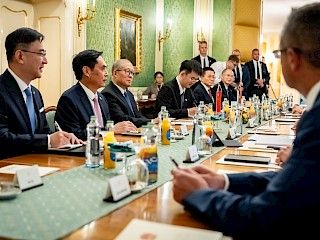 Predseda vlády SR R. Fico prijal prvého podpredsedu parlamentu Číny Li Chung-čunga