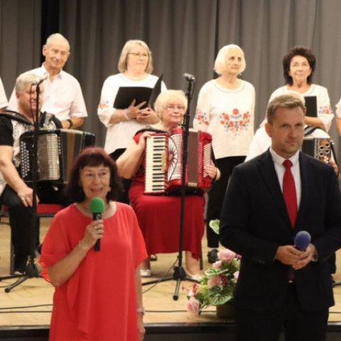 Súbory seniorov sa opäť stretli na pódiu