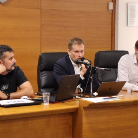 Rodičia sa zapojili do diskusie o budúcnosti škôlok v Senici