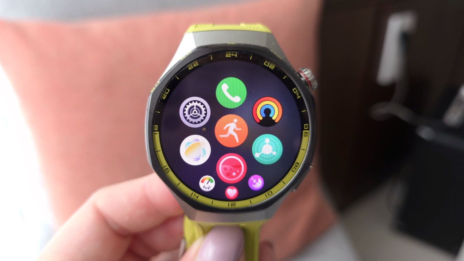 Recenzia Huawei Watch GT 7 Pro: Titán, zafír a dva týždne bez nabíjačky