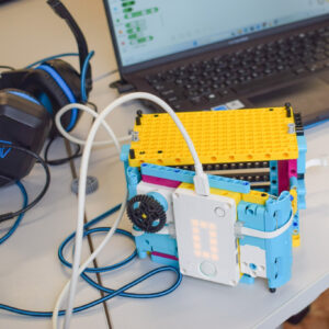 Žiaci seneckej základnej školy s VJM vytvorili jedinečnú únikovú miestnosť