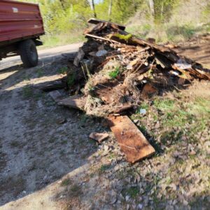 Tri vlečky odpadu na Guláške