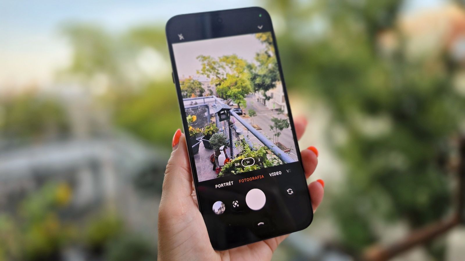 Recenzia Nothing Phone (4b): Rozumná štýlovka