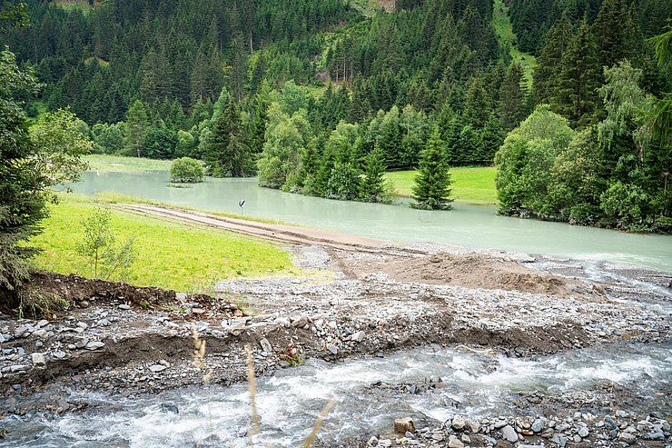 Die gesamte Nacht durchgearbeitet: Aufräumarbeiten im Pitztal dauern weiter an