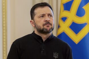 Zelenskyj kritizuje zmiernenie sankcií, každý dolár z ruskej ropy podľa neho financuje vojnu