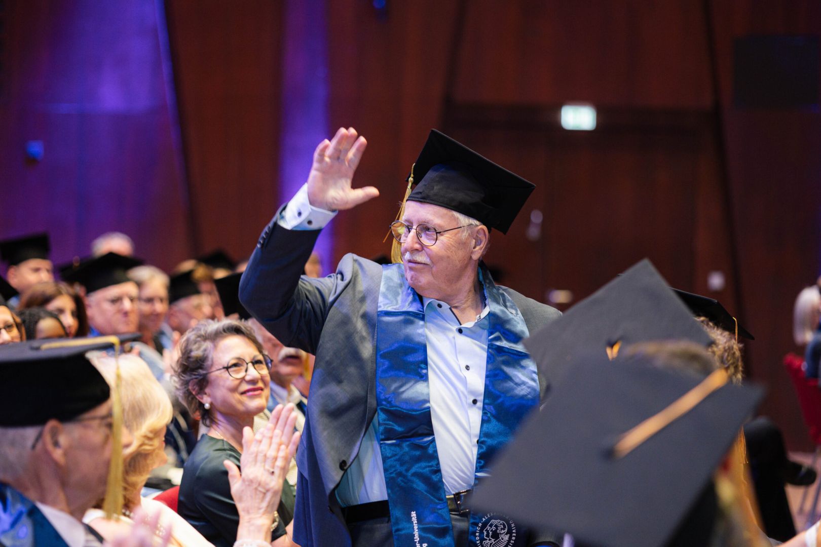 Alumni im Mittelpunkt: Erfolge feiern – Generationen verbinden.