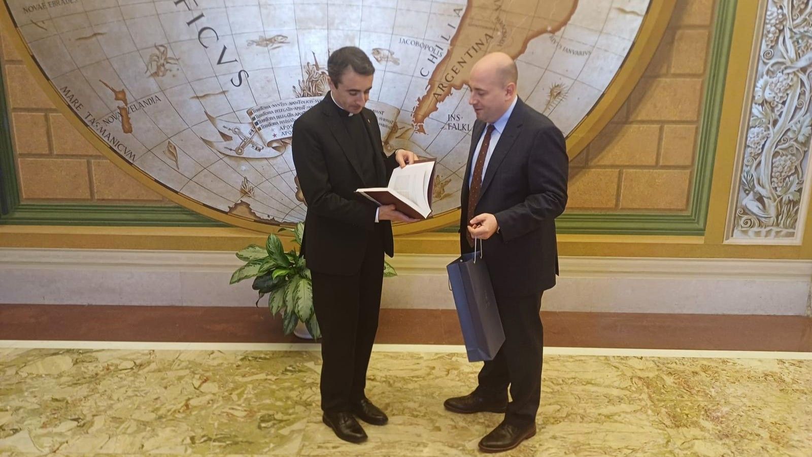 Козарев у Ватикану и Риму