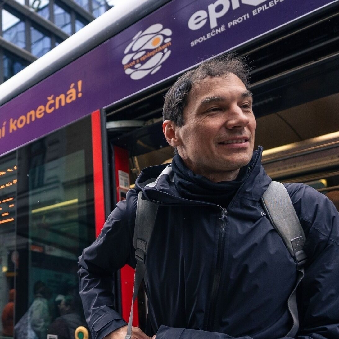 Fialová tramvaj na lince č. 22 upozornila na život s epilepsií