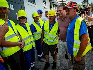 Robert Fico o ľuďoch pracujúcich vo vysokých teplotách: Robiť v týchto podmienkach je niekedy na hranici hrdinstva