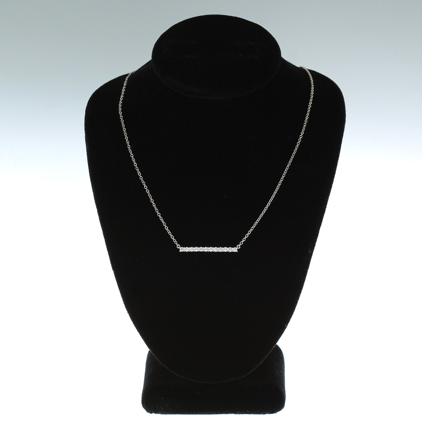 Nákupní tip: Mezinárodní den žen – 5 starožitných šperků jako pocta ženské kráse