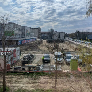 Zmena organizácie dopravy okolo polikliniky a avízo nových vstupov do ambulancií