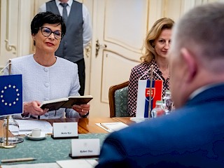 Predseda vlády SR Robert Fico prijal na úrade vlády eurokomisárku pre rozšírenie Martu Kosovú