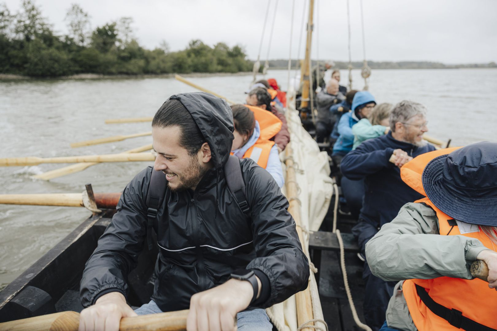 Gegen den Wind. Gemeinsam im Takt.