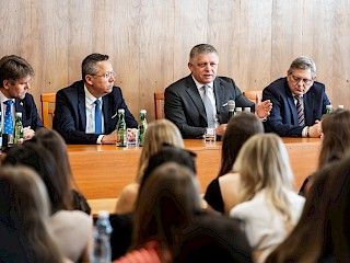Predseda vlády diskutoval so študentmi v Košiciach