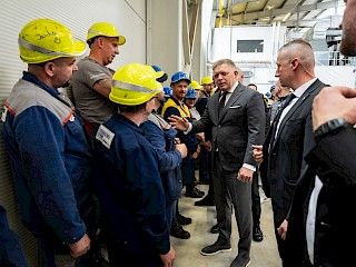 Robert Fico v Poprade: Nová robotická linka pomôže Tatravagónke udržať konkurencieschopnosť a pracovné miesta