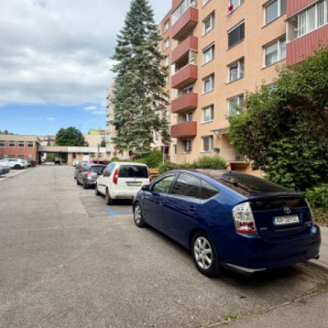 Mesto na Štefánikovej ulici upravilo parkovanie