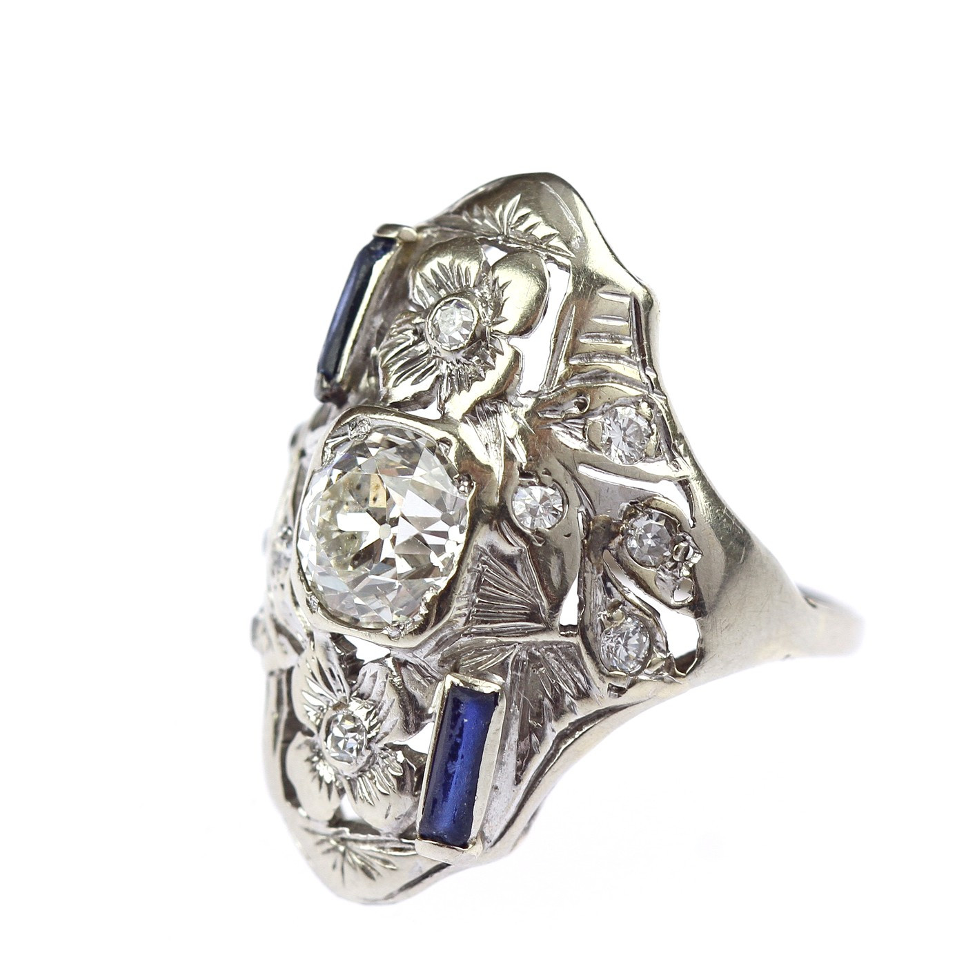 Trh se starožitnými šperky zažívá růst; zlato posiluje