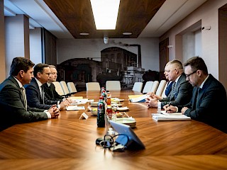 Robert Fico: Keď Slovnaft vráti ropu do štátnych hmotných rezerv, môžeme zrušiť stav ropnej núdze