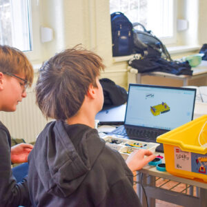 Žiaci seneckej základnej školy s VJM vytvorili jedinečnú únikovú miestnosť