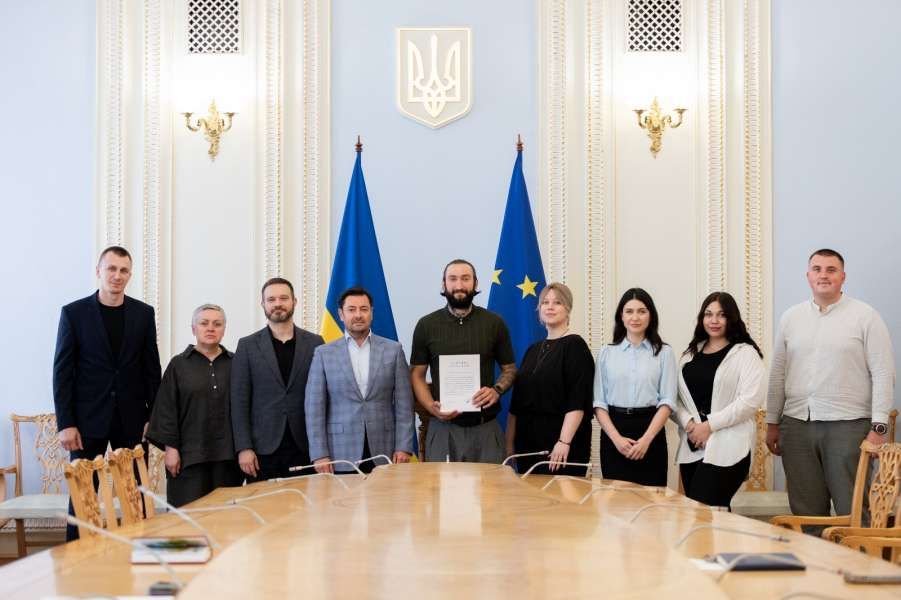 Від оборони кордонів до державної служби: до команди Апарату Парламенту приєднався захисник України