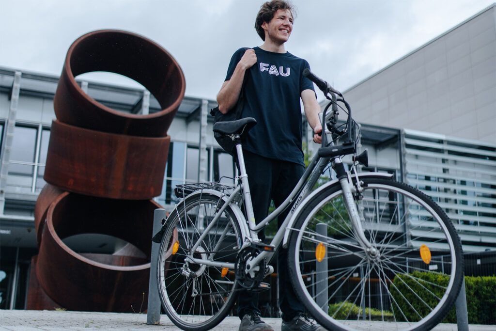 Mit dem Rad in die Uni: Bund fördert Klimaschutzprojekt an der FAU
