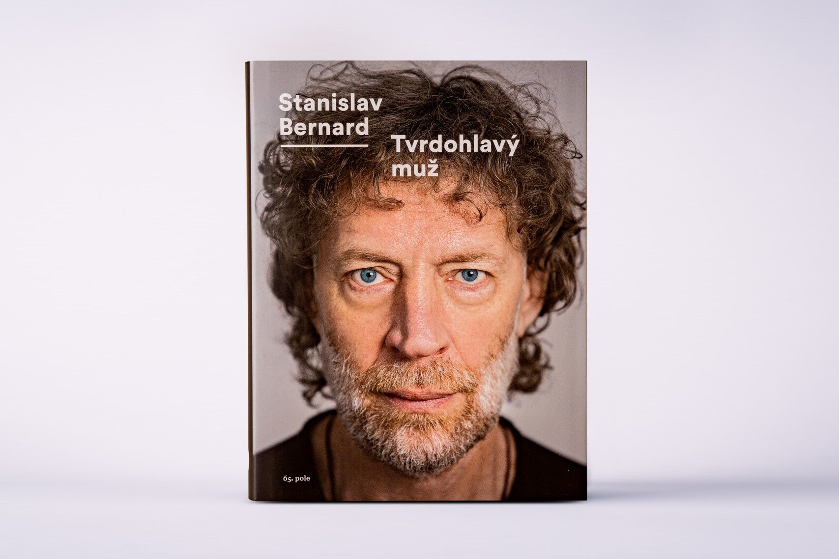 Vavřinec Hradilek věnoval pádlo, Lucie Bílá šperky… Aukce pomůže potřebným