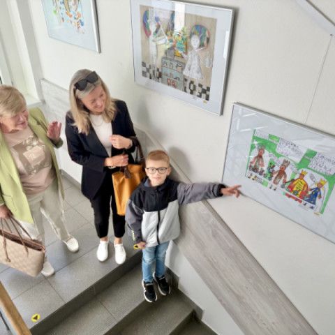 Dobšinského rozprávka Myšacia bundička ožila v 152 detských obrázkoch