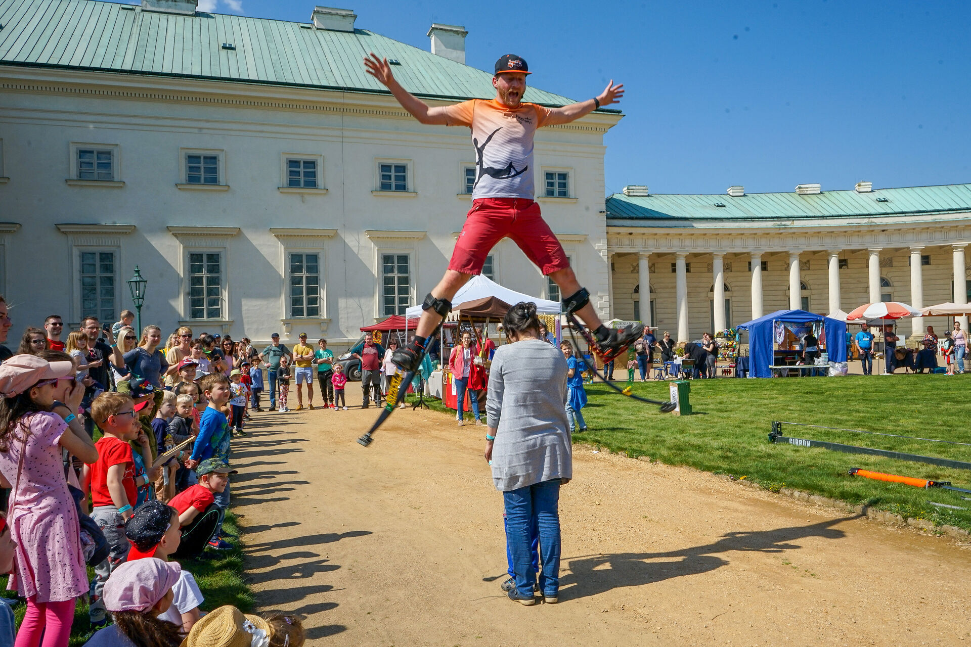 Přijďte si hrát na Kačinu! Historická i moderní zábava v zámeckém parku