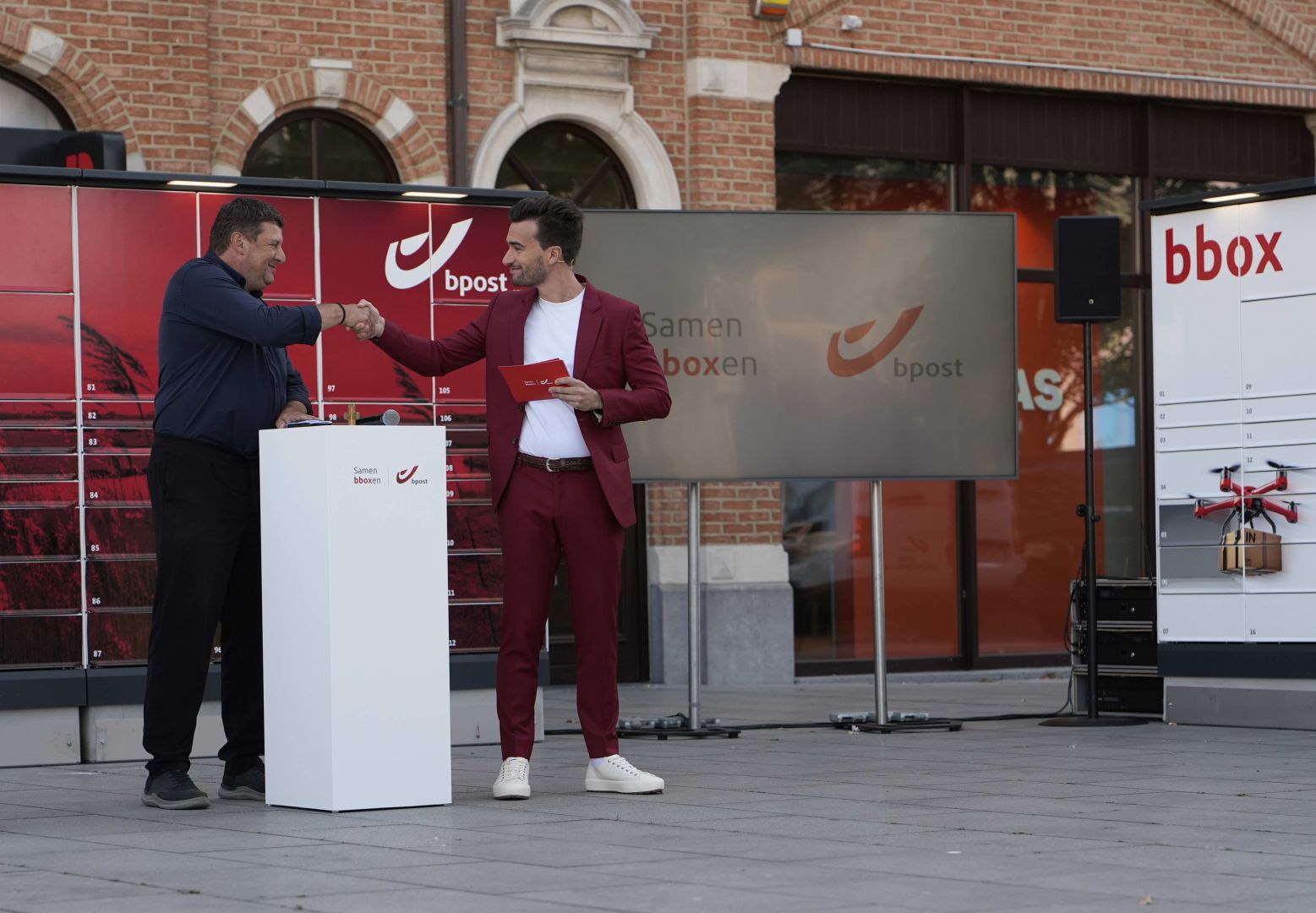 Bpost and Ostend launch first Bbox City Network: easing pressure on the city while offering a range of additional services