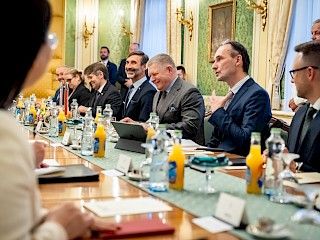 Predseda vlády SR R. Fico prijal prvého podpredsedu parlamentu Číny Li Chung-čunga