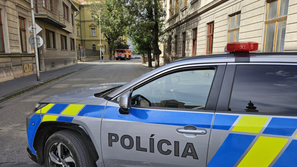 Polícia zaistila podozrivú detskú výživu v predajni v Dunajskej Strede. Odovzdala ju na preskúmanie