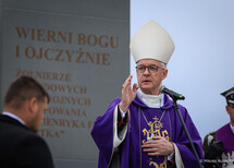 Ceremonia pogrzebowa żołnierzy NSZ ze Zgrupowania kpt. Henryka Flamego „Bartka”