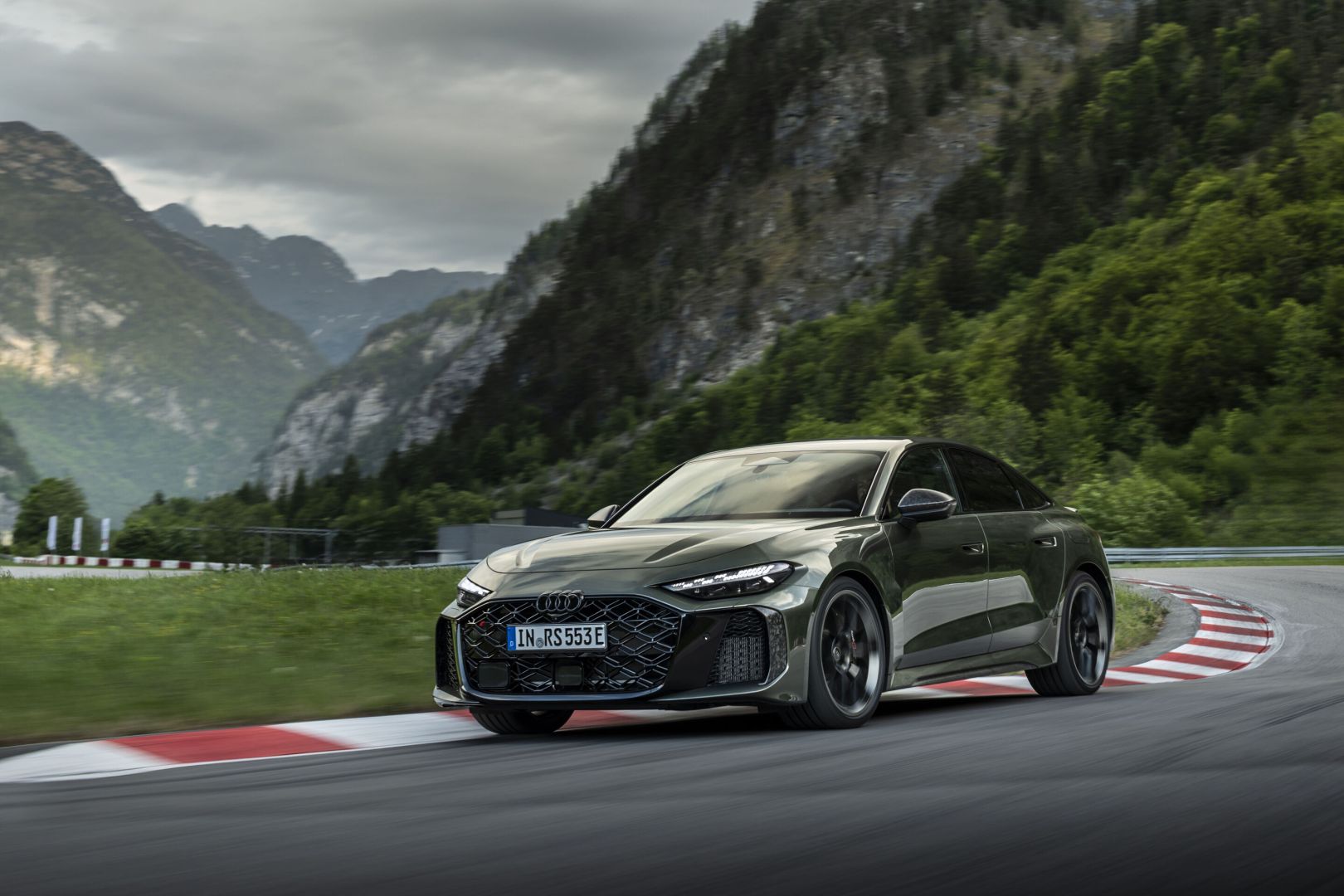 The new Audi RS 5: cross-site engine development